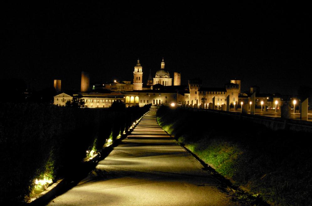 Mantova by night