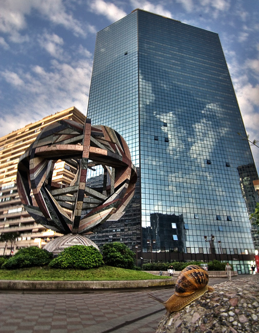 Il gigante e la lumachina.