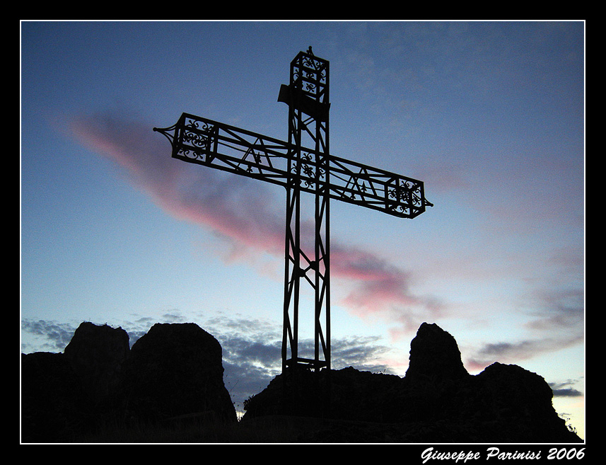Croce al tramonto