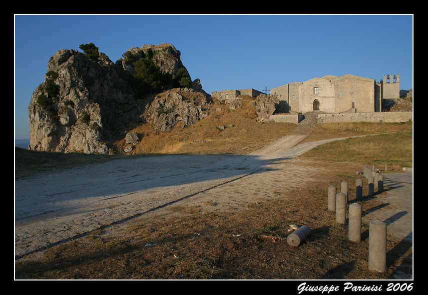 Cattedrale e lo spiazzale Laur�a