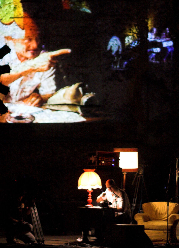 Spettacolo Bisio Elio e le storie tese al teatro romano di Benevento