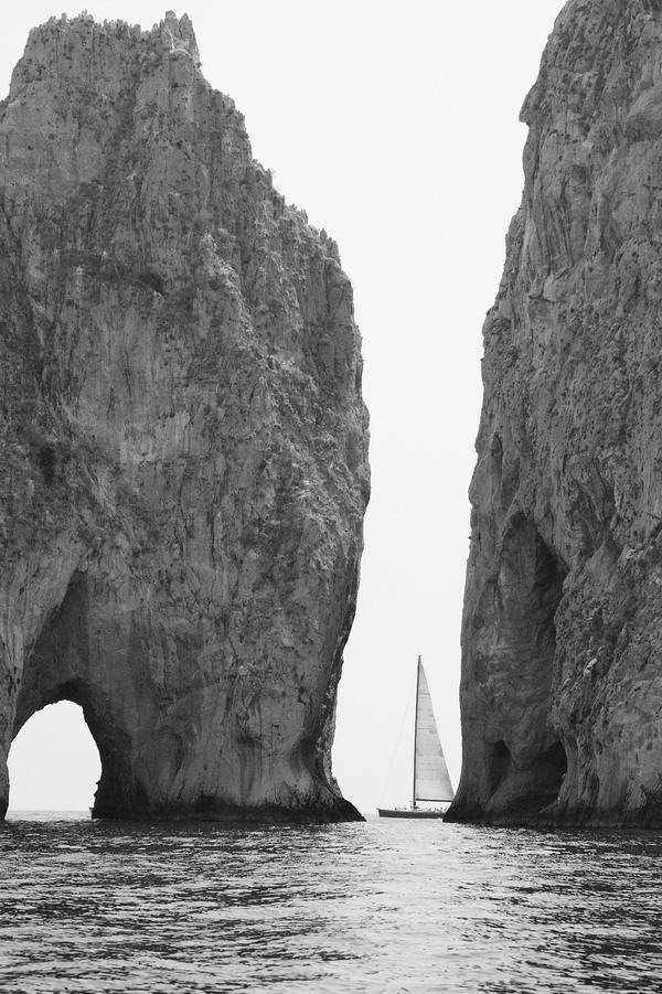 faraglioni in bw