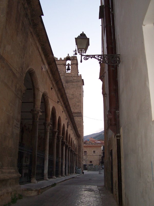 Monreale...dettaglio vicino piazza Duomo