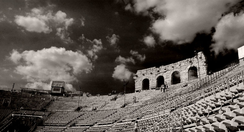 Arena bw