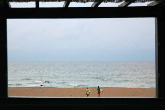 surfisti verso il mare...