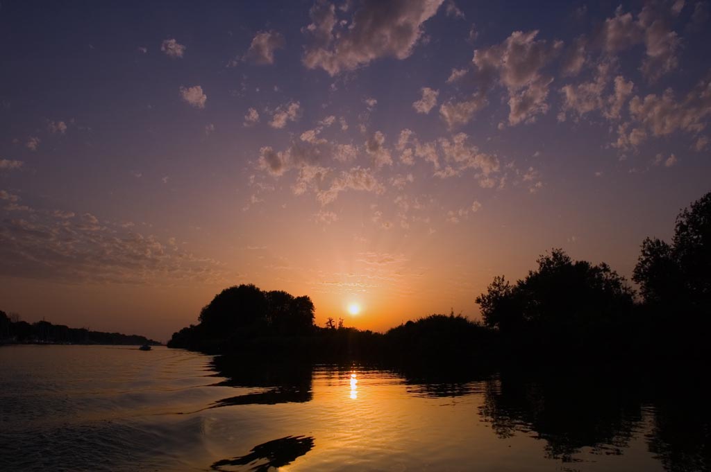 Tramonto a bocca d'Arno