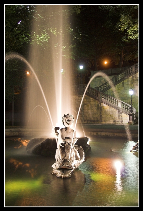 The Fountain in the Night