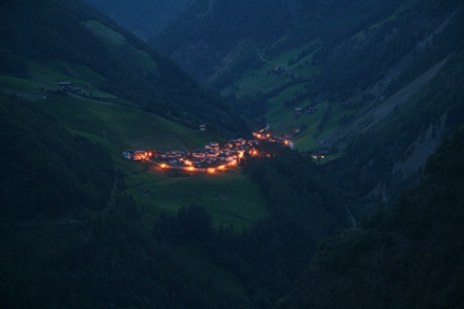 Panorama Notturno Certosa (Alto Adige)