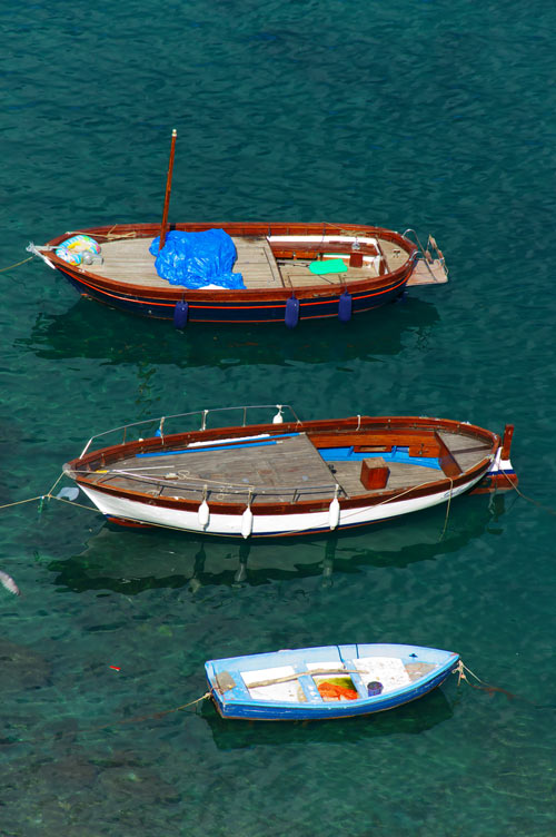 Tre barche a Procida
