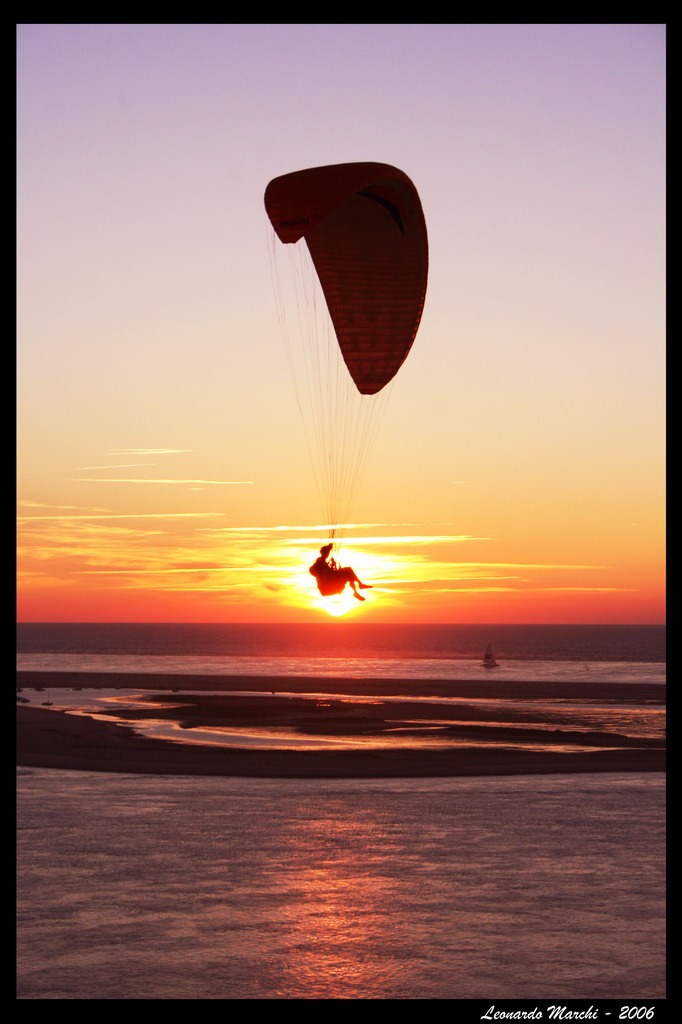 fluttuare al tramonto