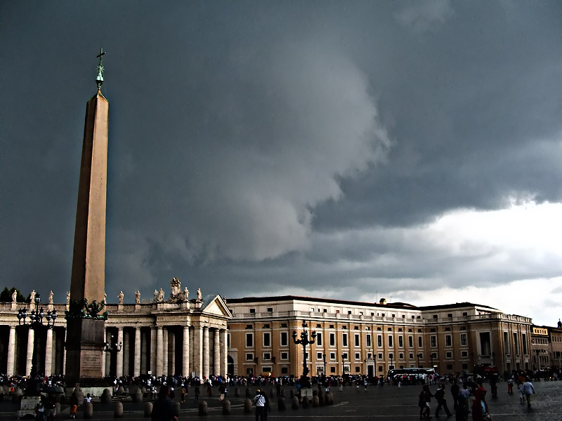 tempesta sul vaticano