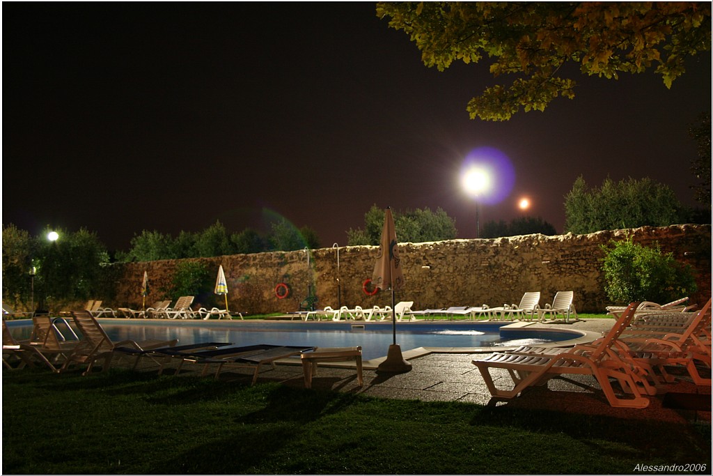Notturno a bordo piscina