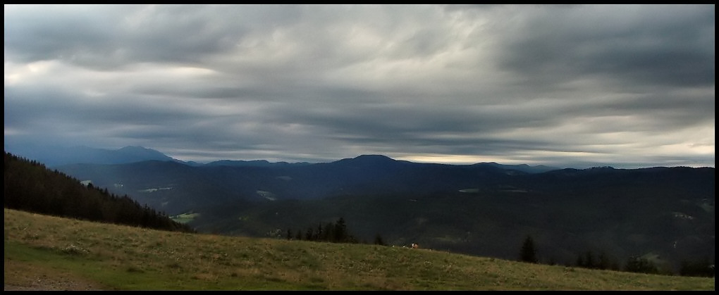 Monti ovattati dalle nubi