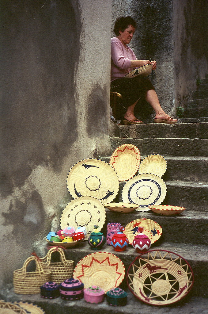 Castel Sardo, cestinaia.