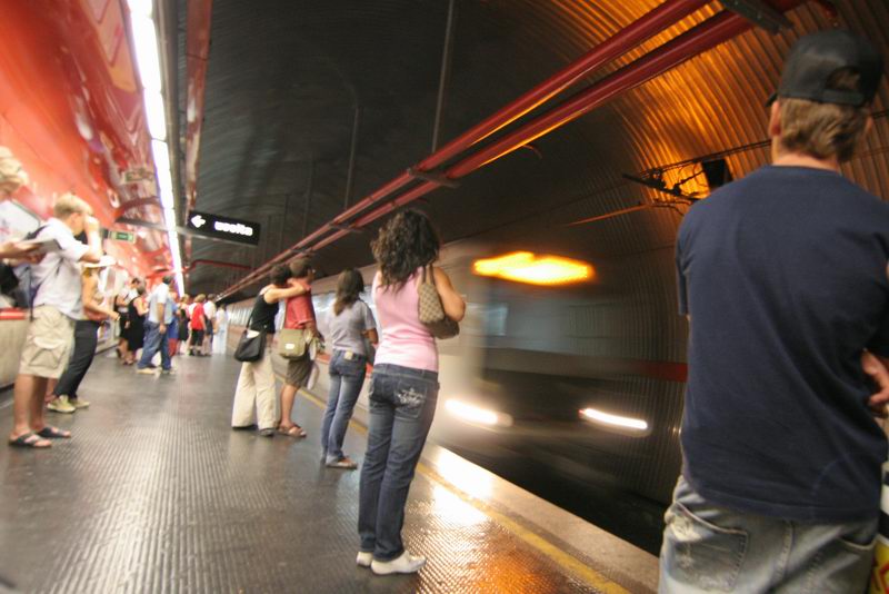 Apettando la metro
