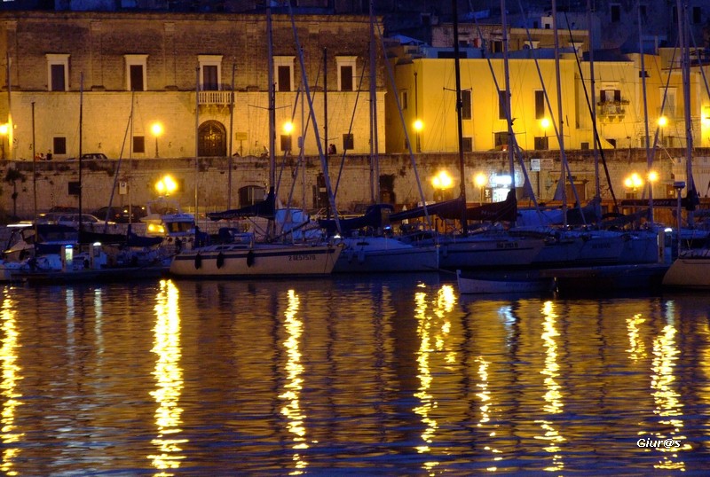 Al Porto... Tramonto inoltrato.