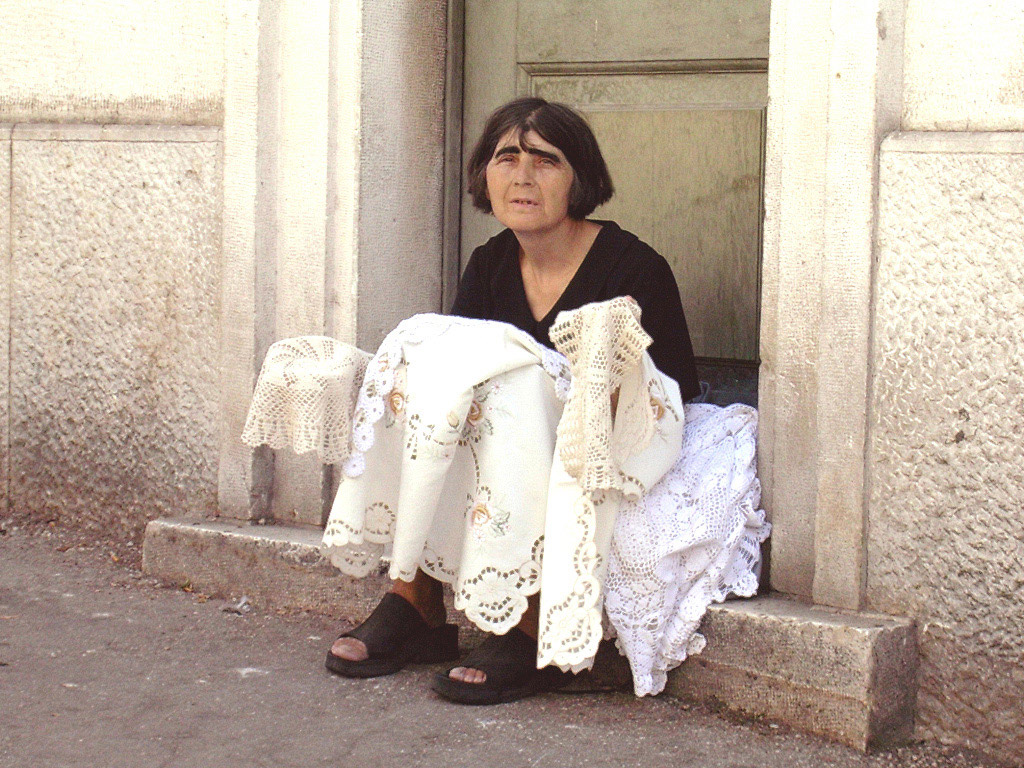 Venditrice di merletti al mercato di Spalato