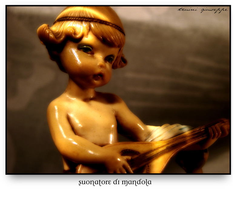 Suonatore di Mandola 3