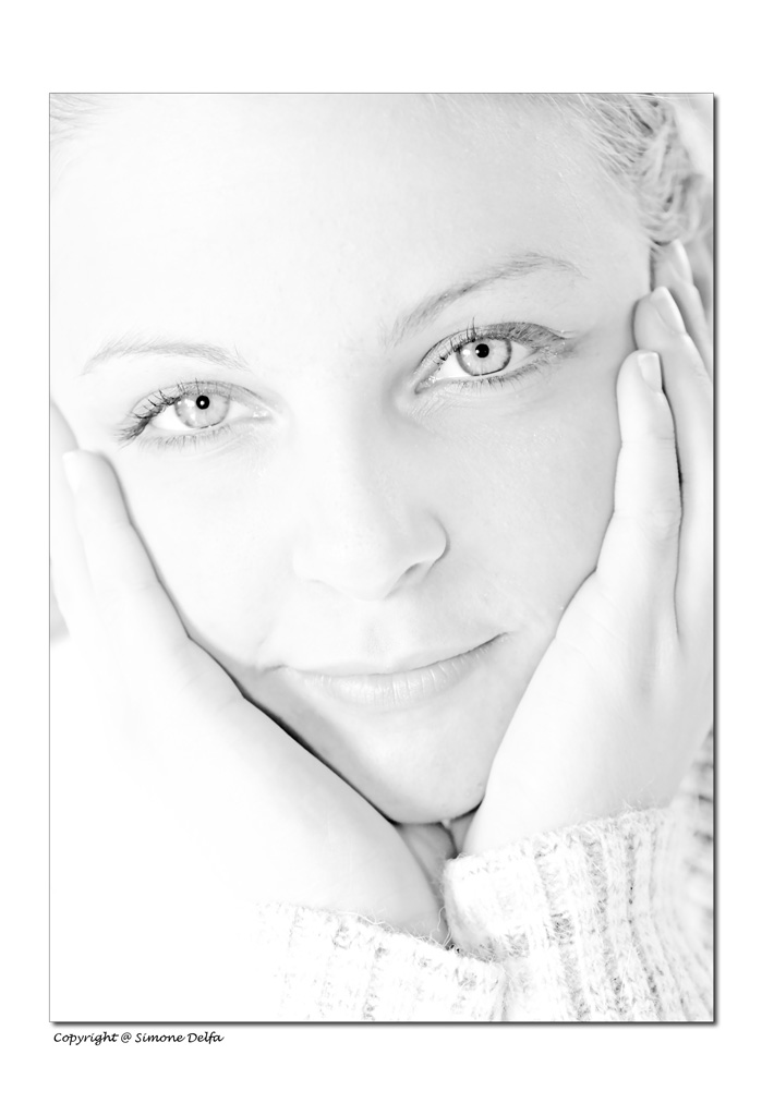 La ragazza dagli occhi di ghiaccio (high key)