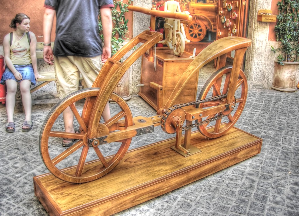 Bici in legno hdr