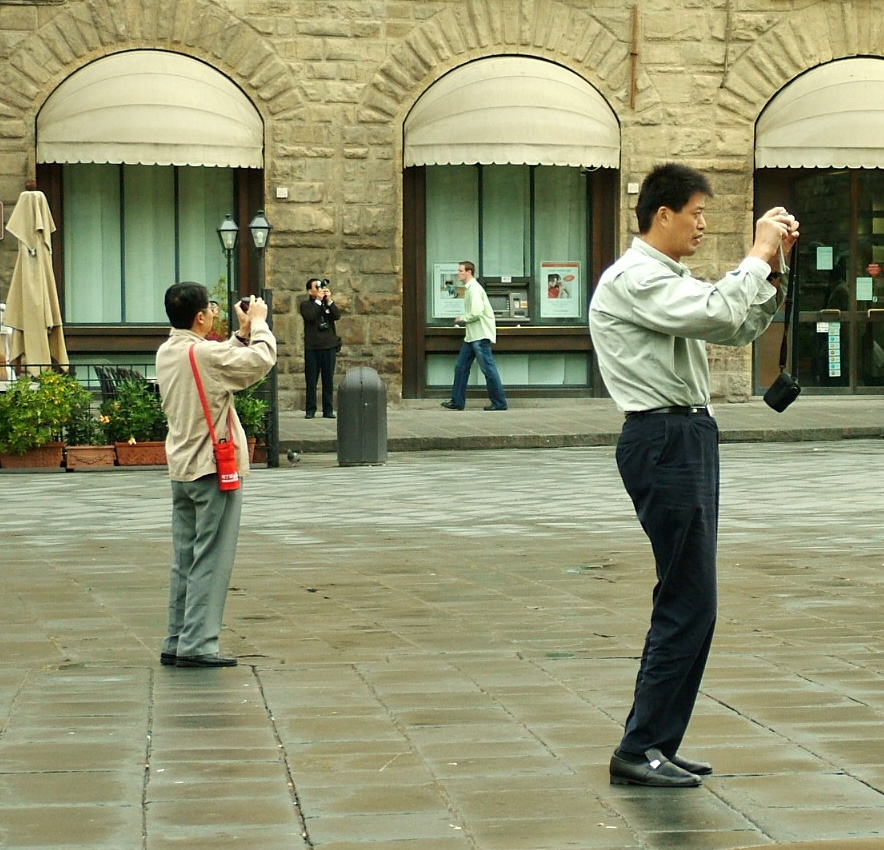 Il gigante, il piccoletto e il piccolissimo