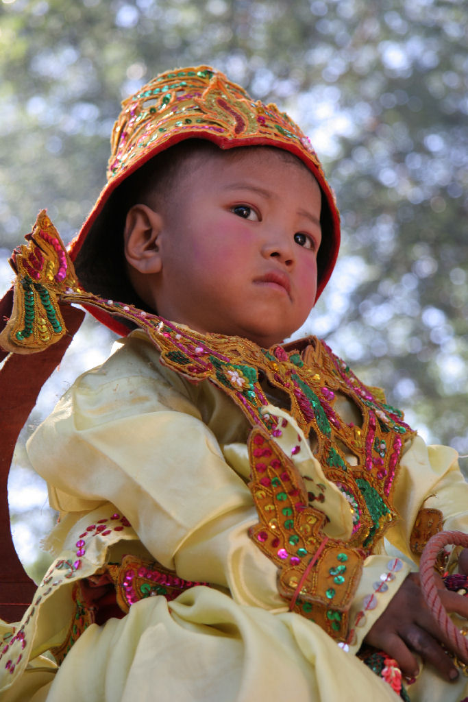Myanmar - Child entering a temple