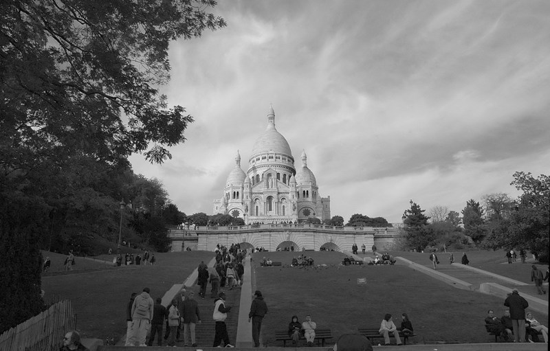 relax al sacre-coeur b/n