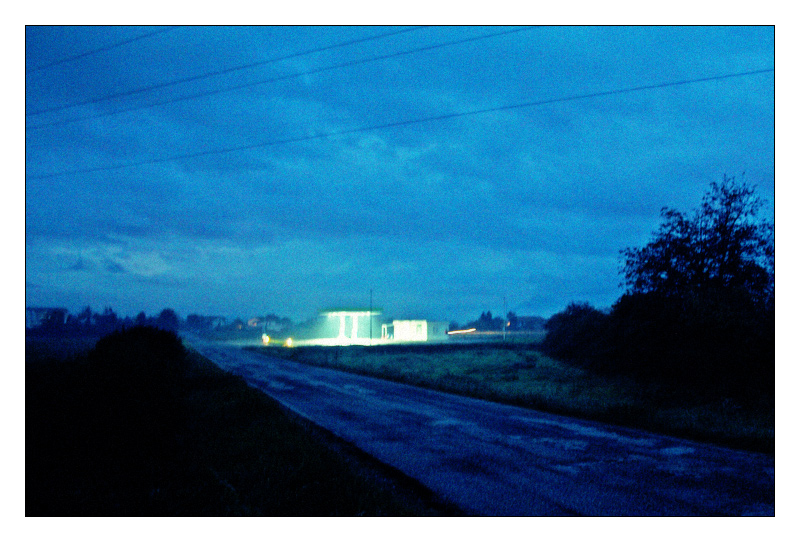 POMPA DI BENZINA ALLA SERA