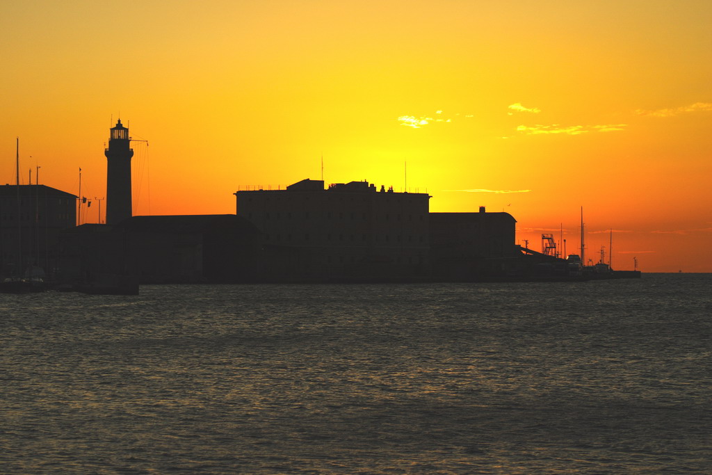 Tramonto a trieste