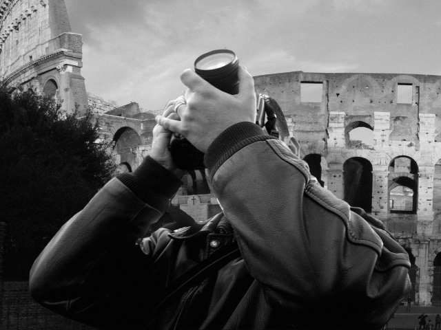 THE ROMAN PHOTO ARTIST MAN