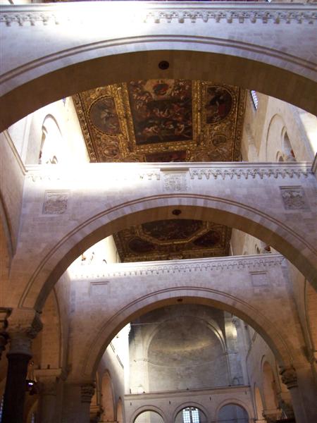 Interno basilica di San Nicola