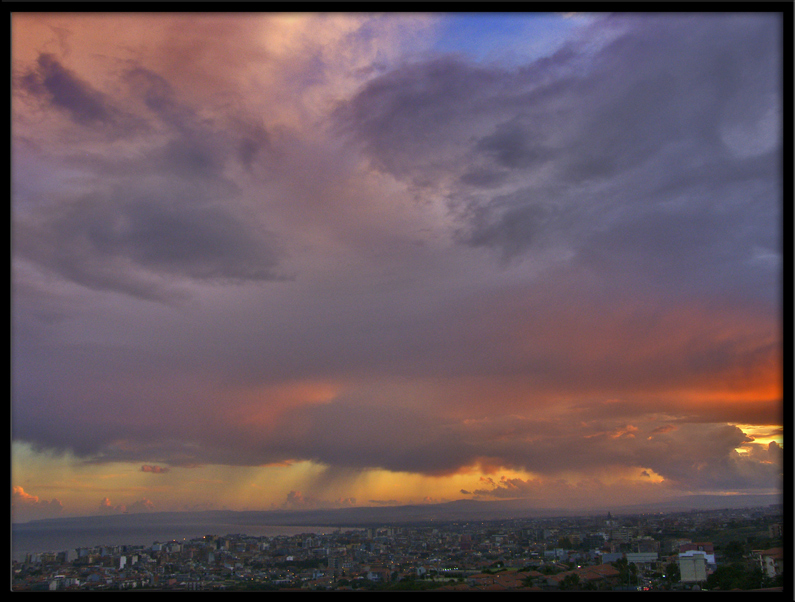 colori sovrastano la citt�