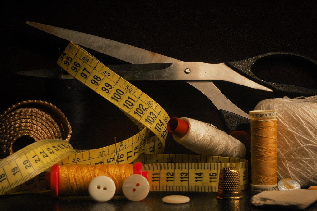 Sul tavolo della sarta...