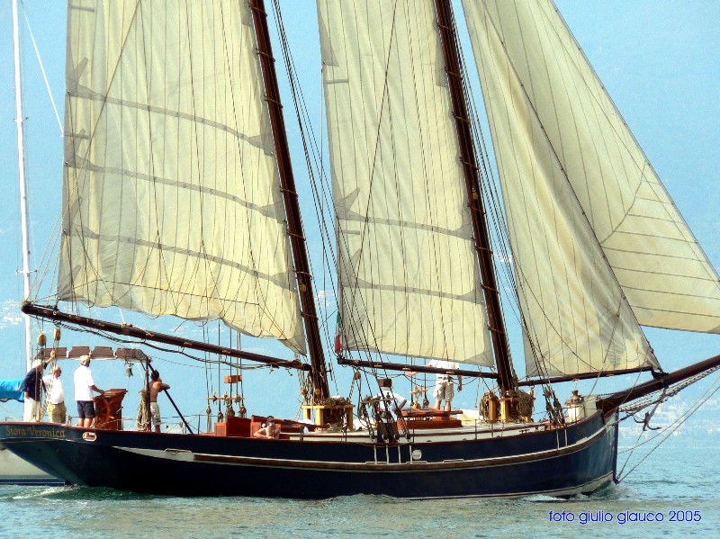 veliero sul lago di garda