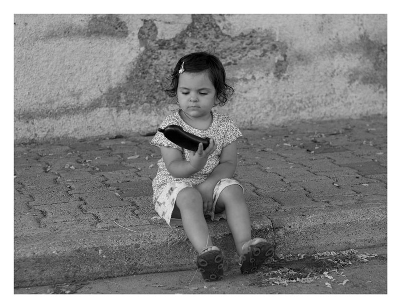 giocando col telefono...