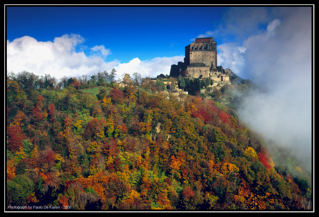 Alba nuvolosa sulla Sacra di San Michele. Avigliana, Torino#2