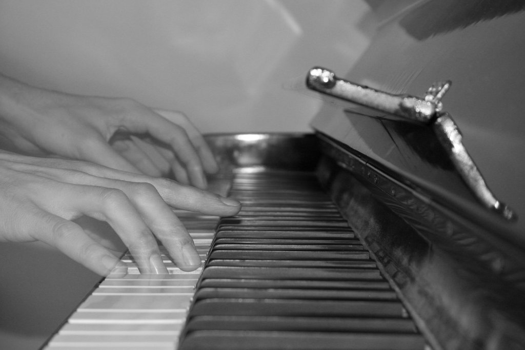 Vecchio piano (altra angolatura)