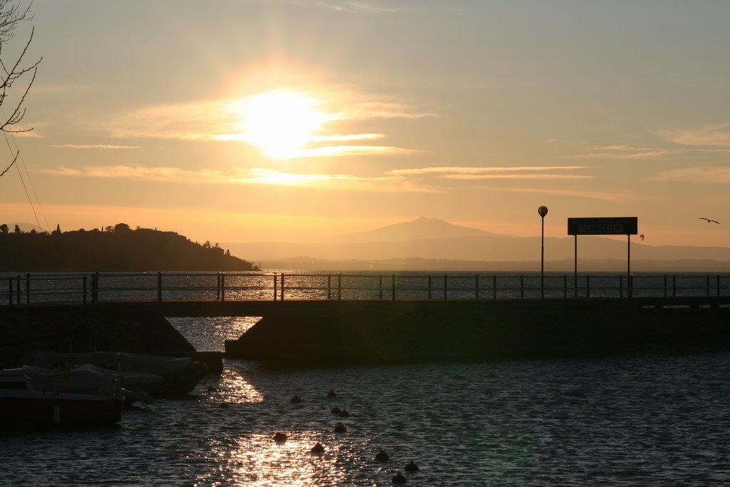 Tramonto sul lago Trasimeno