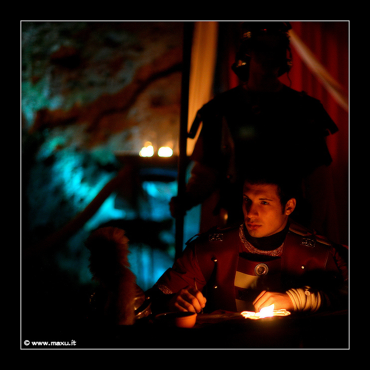 Uhm..."AVE CESARE" o "Egr. Sig. Cesare" ?