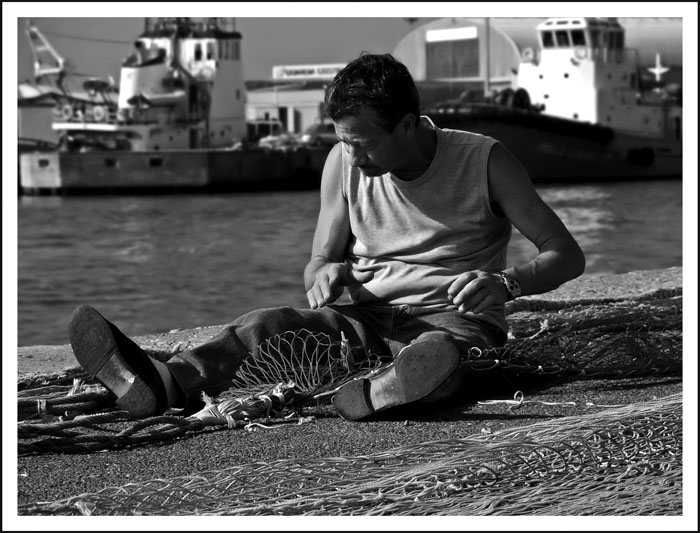 Pescatore in darsena