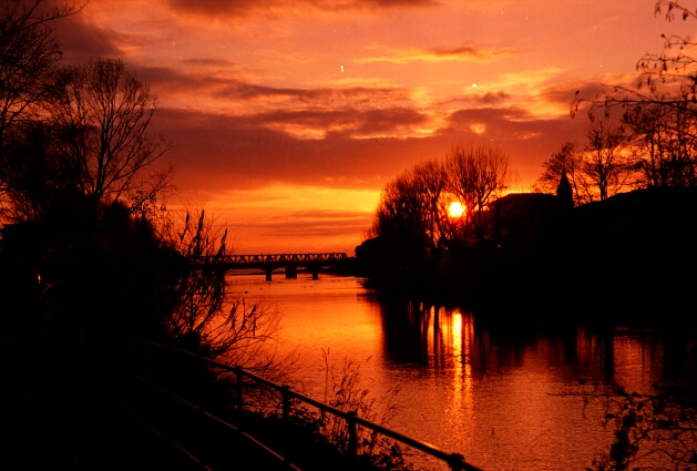 Tramonto sul fiume......