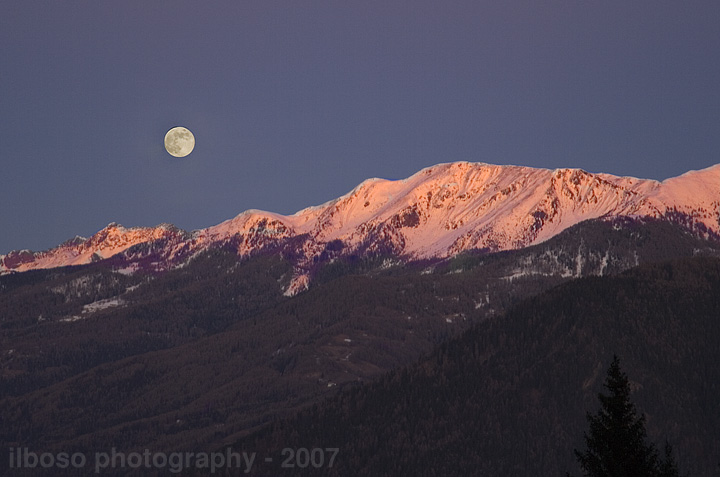 spunta la luna dal monte