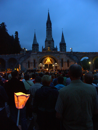 Lourdes di notte (inno alla Madonna)