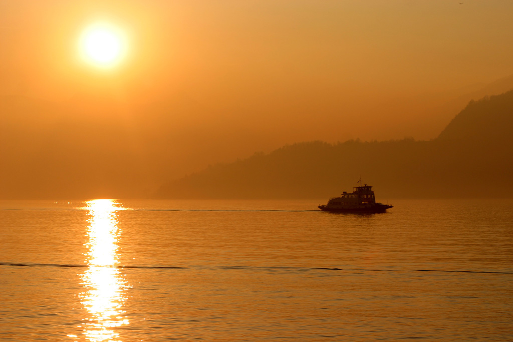 ...tramonto a Varenna...