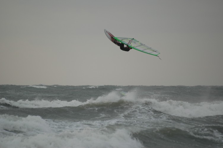 windsurf