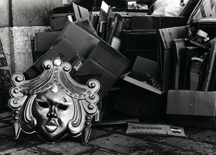 Gettata la maschera....