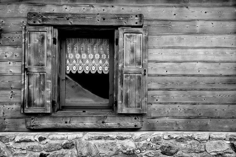 Finestra di montagna bn