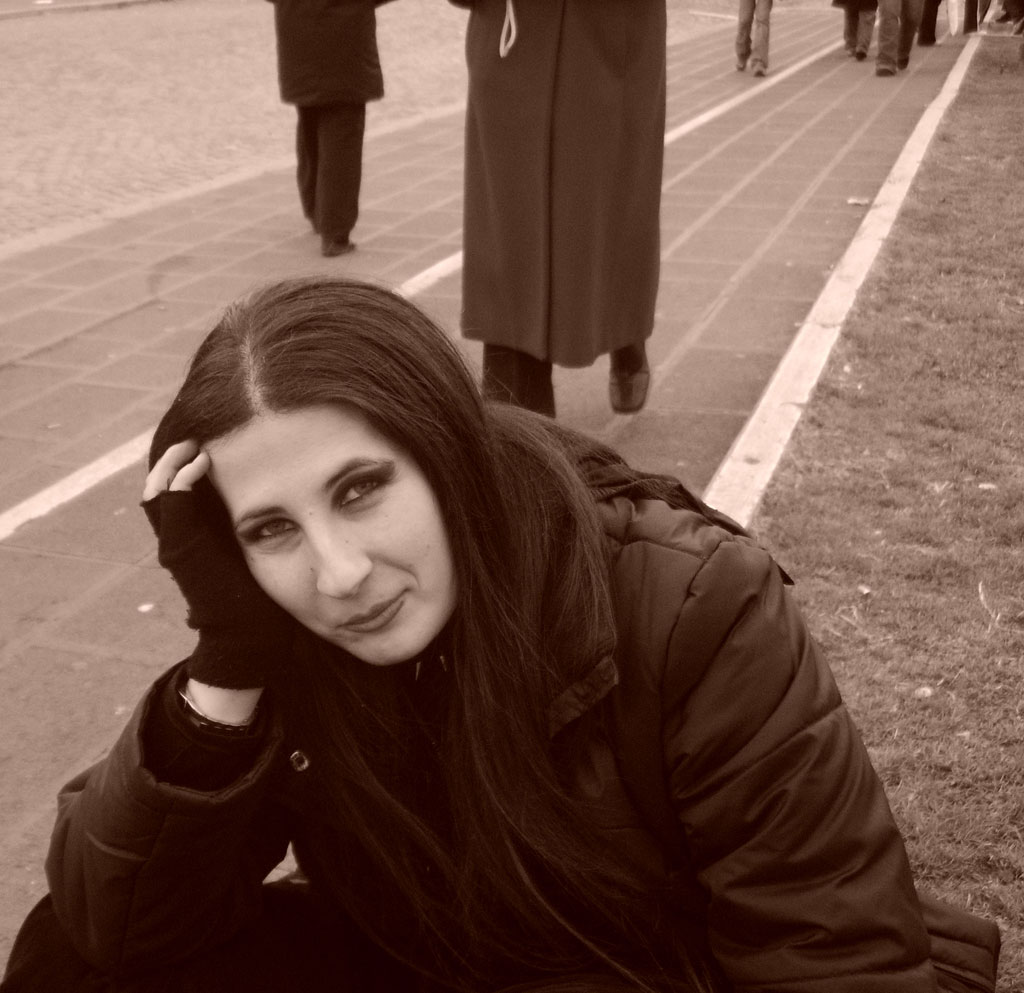 Dietro di me.......movimento