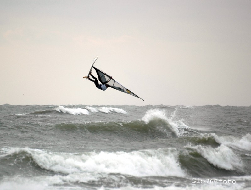 windsurf