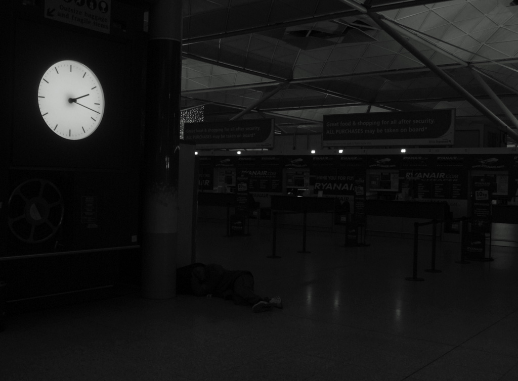 L'aereo non arriva pi�